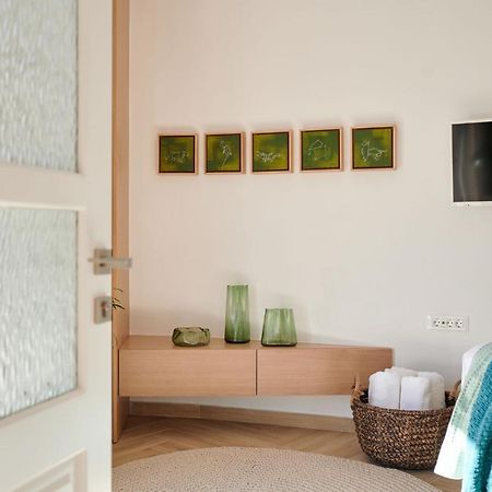 Kaizen Chania - New Central Apartment Just 350M Away With Private Jacuzzi And Free Parking! Bagian luar foto