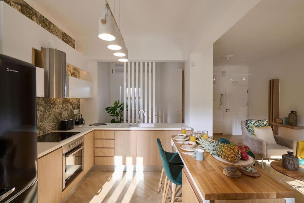 Kaizen Chania - New Central Apartment Just 350M Away With Private Jacuzzi And Free Parking! Bagian luar foto